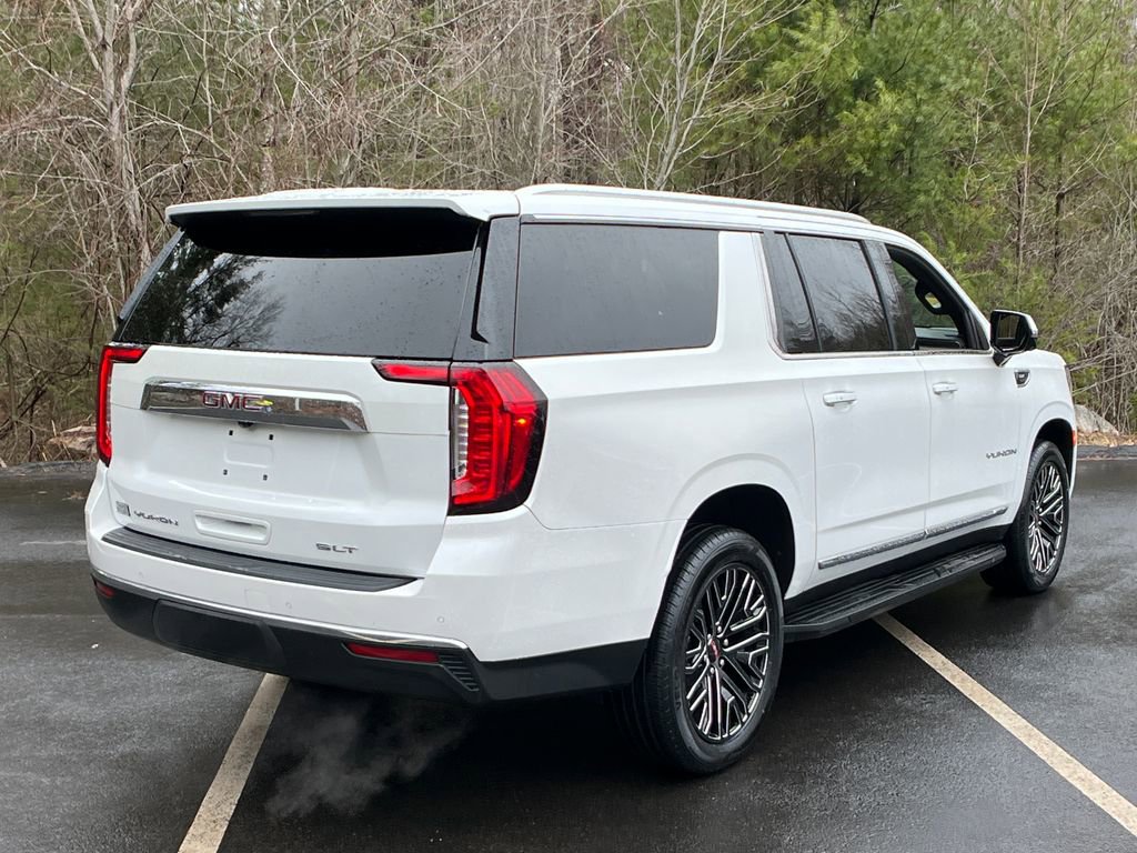 Used 2023 GMC Yukon XL SLT w/ SLT Premium Package image 5