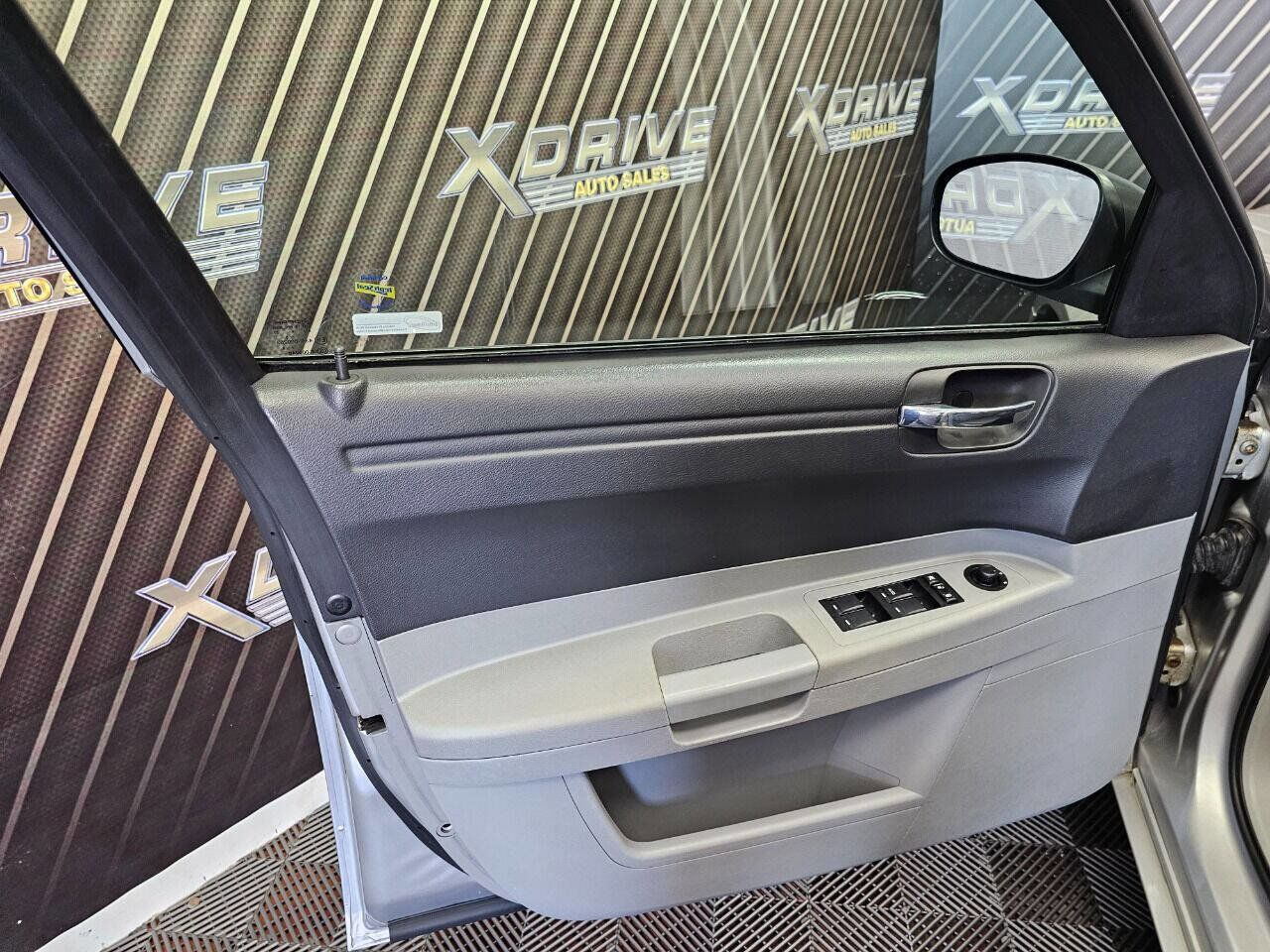 Used 2007 Chrysler 300 image 18