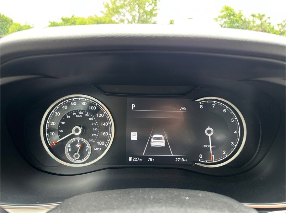 Used 2025 Genesis G70 2.5T AWD/4WD image 23