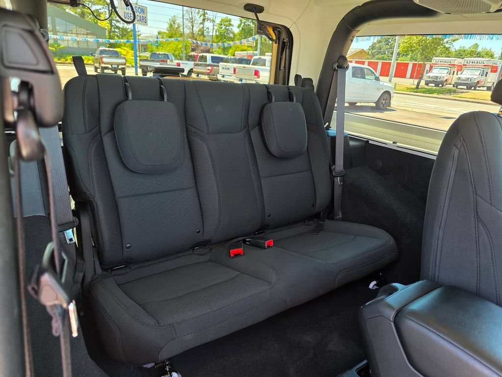 Used 2022 Jeep Wrangler Sport AWD/4WD image 18