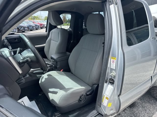 Used 2017 Toyota Tacoma SR5 w/ Tow Package AWD/4WD image 12