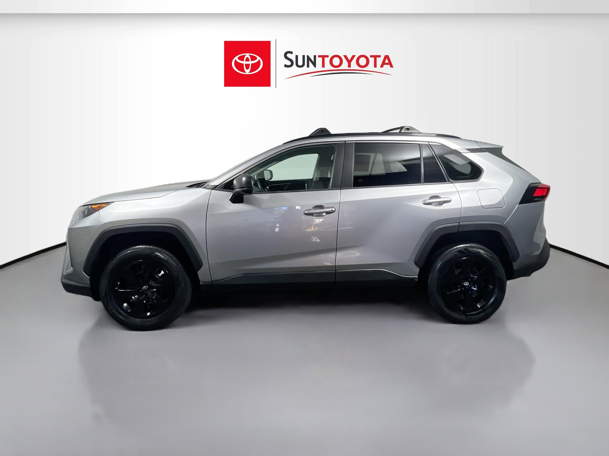 Used 2020 Toyota RAV4 LE image 7