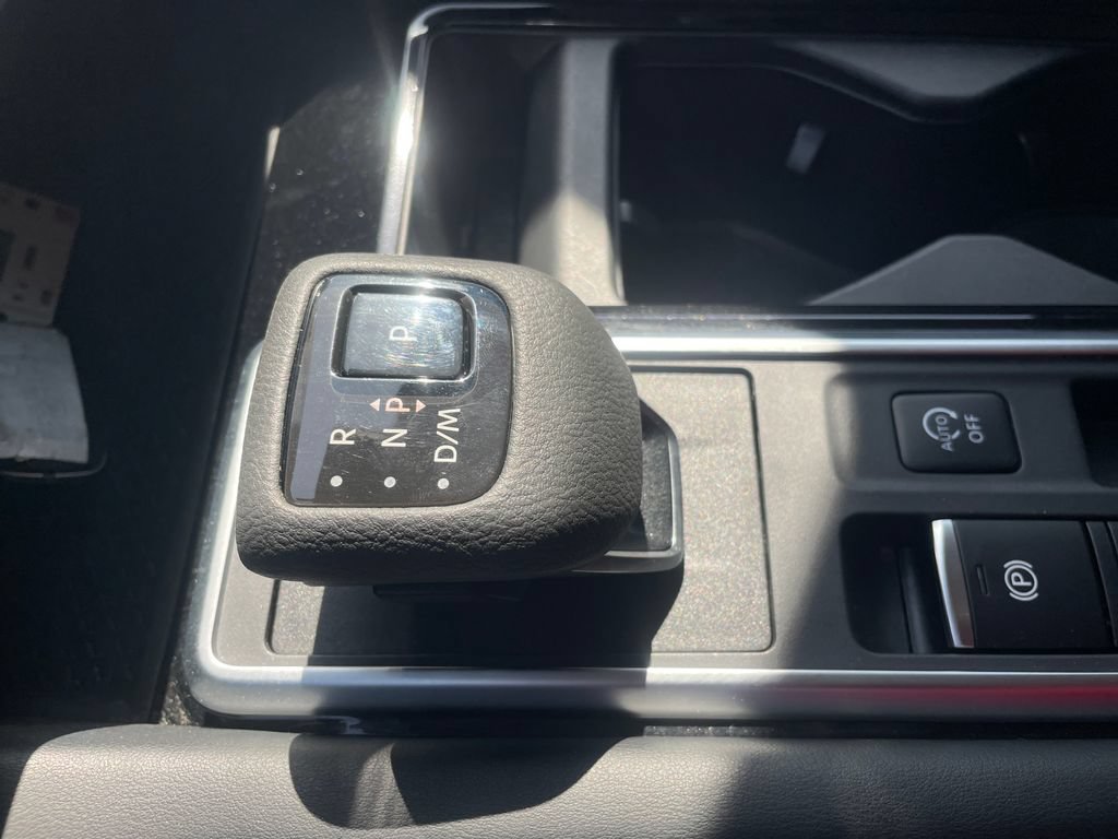 Certified 2025 Nissan Pathfinder SV w/ SV Premium Package FWD image 18