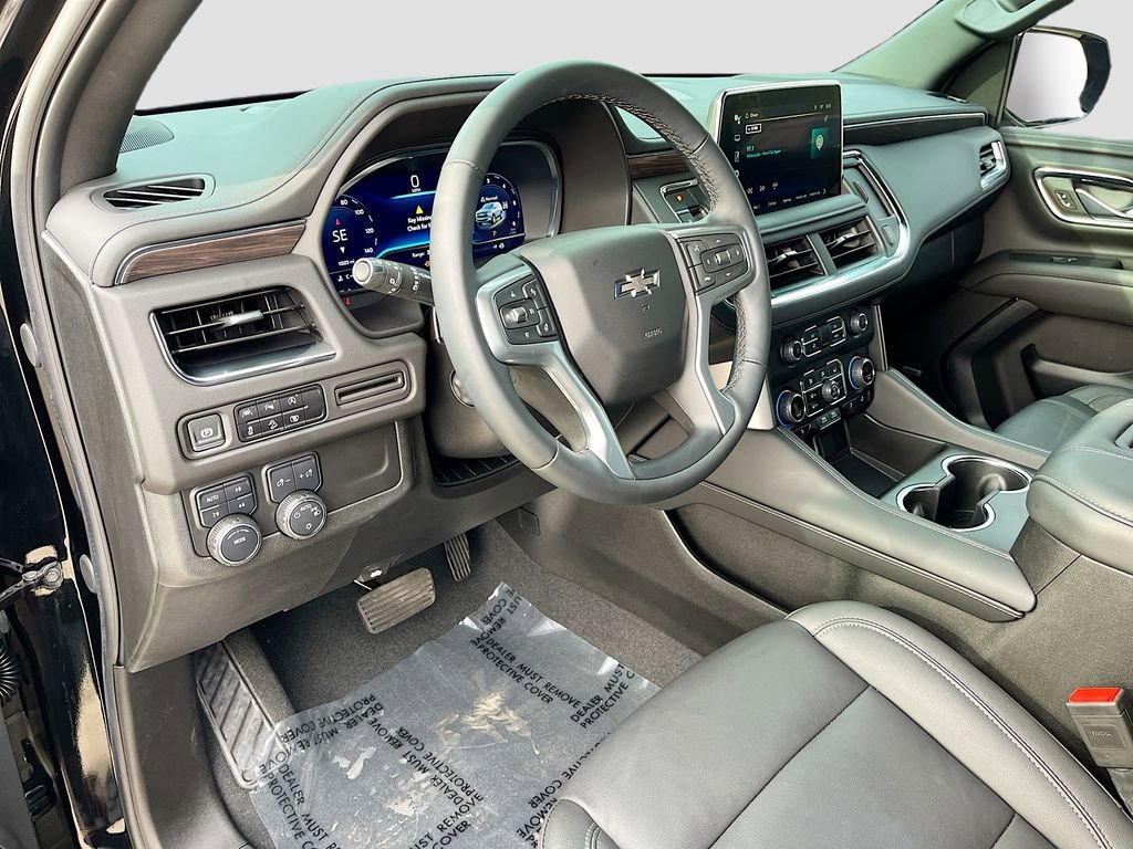 Used 2024 Chevrolet Tahoe Z71 w/ Luxury Package AWD/4WD image 17