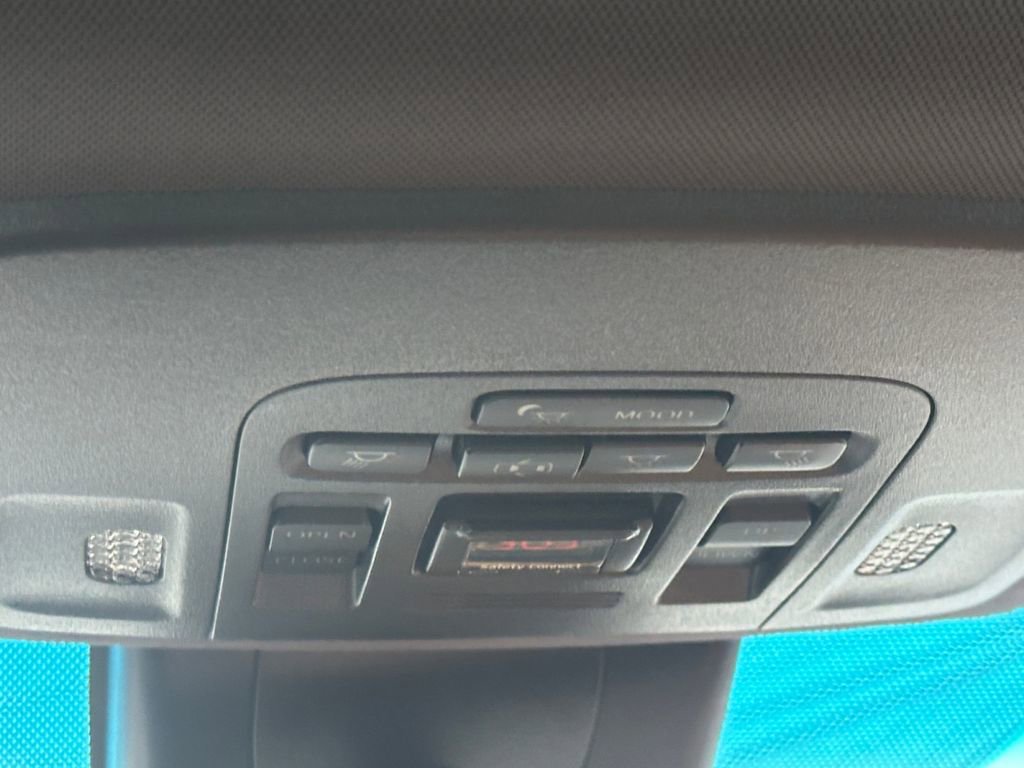 Used 2019 Toyota Avalon Limited image 19