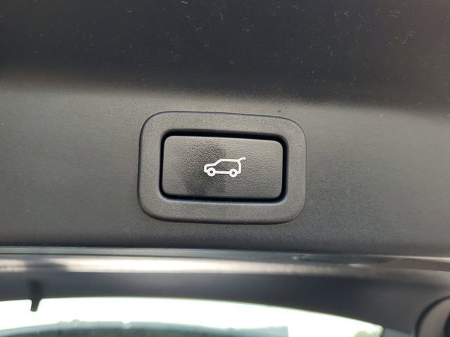 Used 2019 Jaguar F-PACE Premium image 10