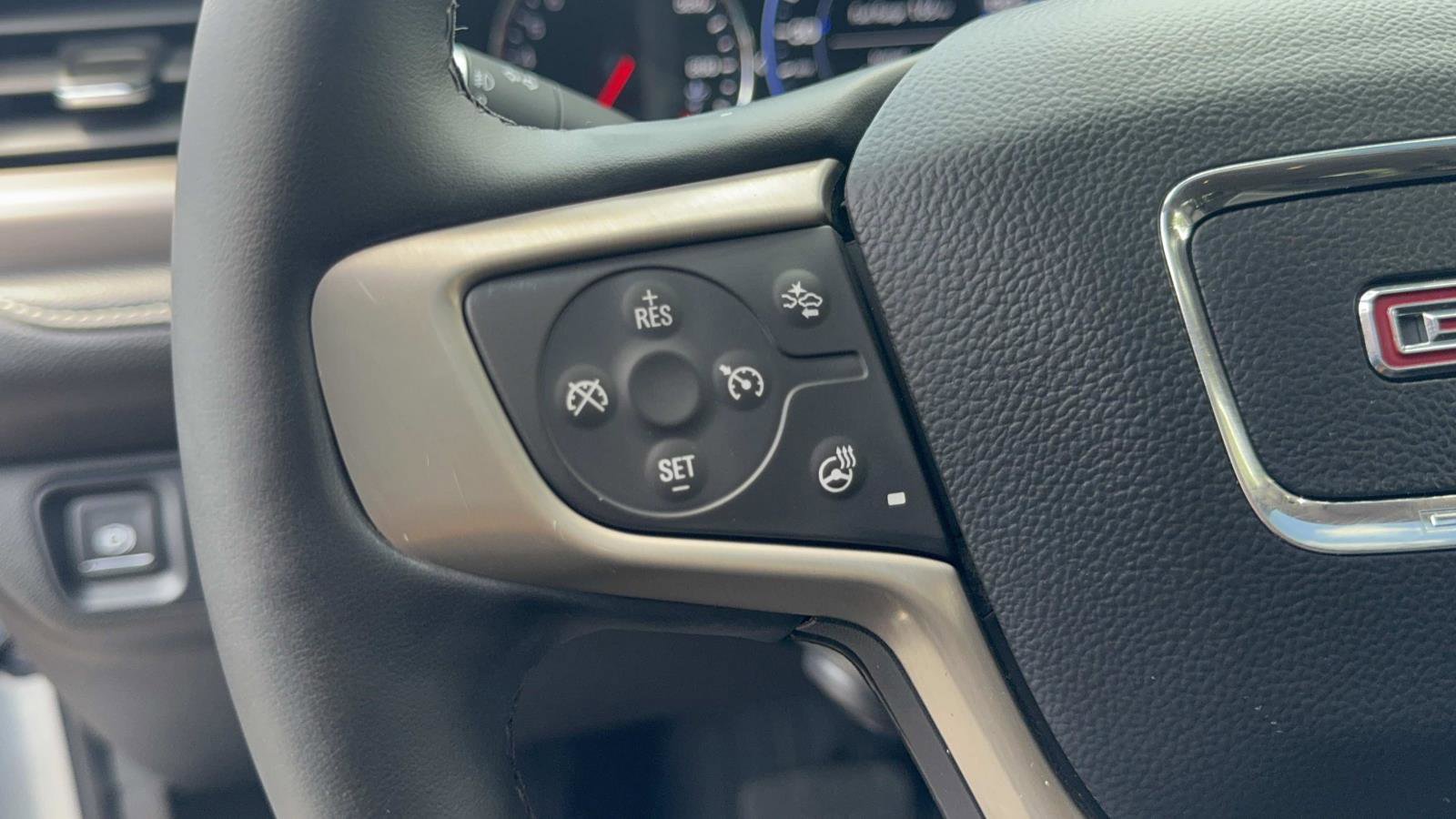 Used 2023 GMC Acadia Denali w/ Denali Technology Package image 16