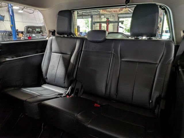 Used 2024 Ford Expedition XLT RWD image 12