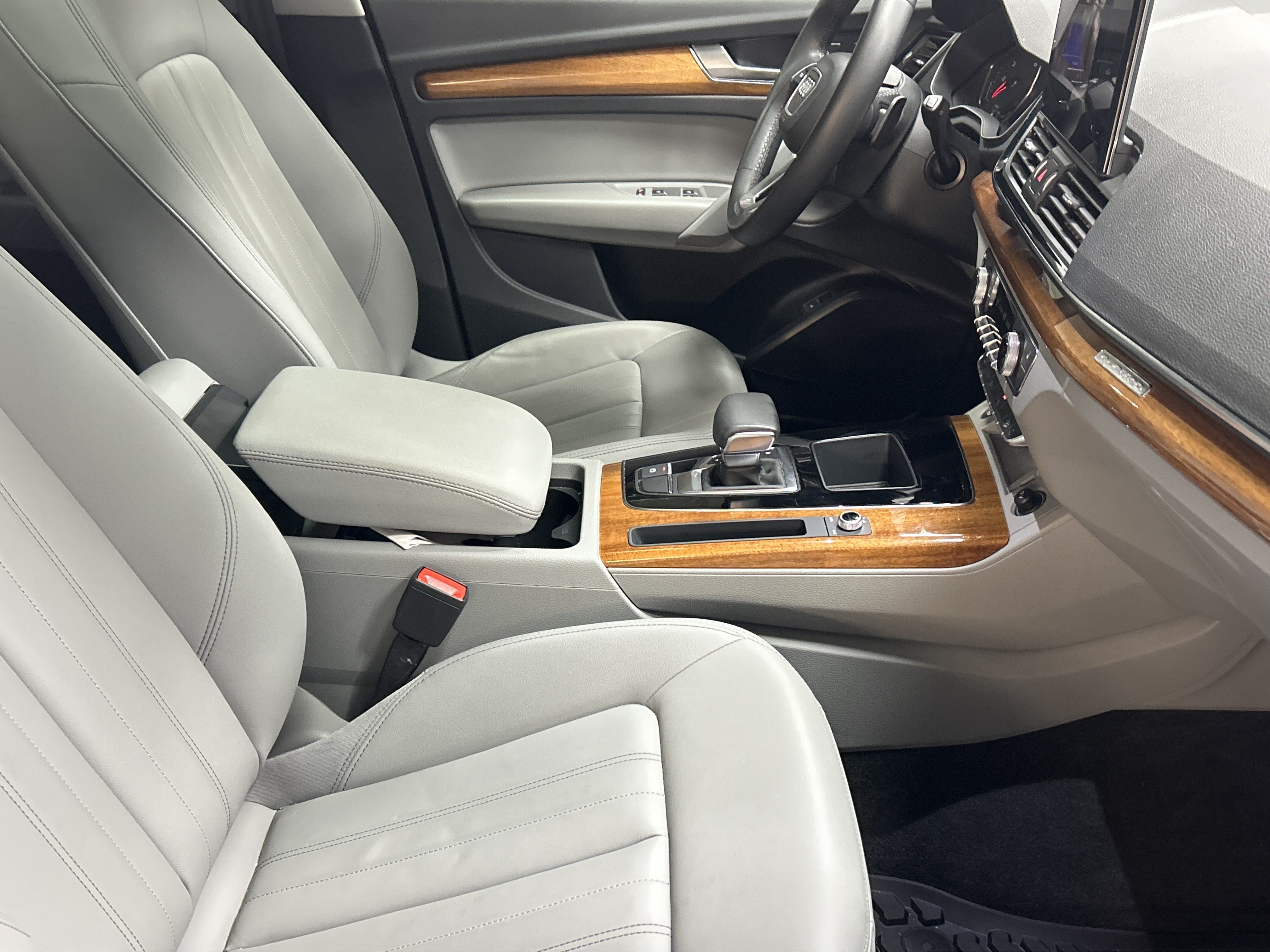 Used 2023 Audi Q5 2.0T Premium w/ Convenience Package AWD/4WD image 35