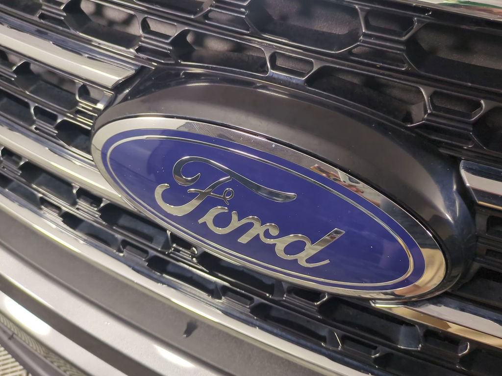 Used 2020 Ford Explorer XLT image 13