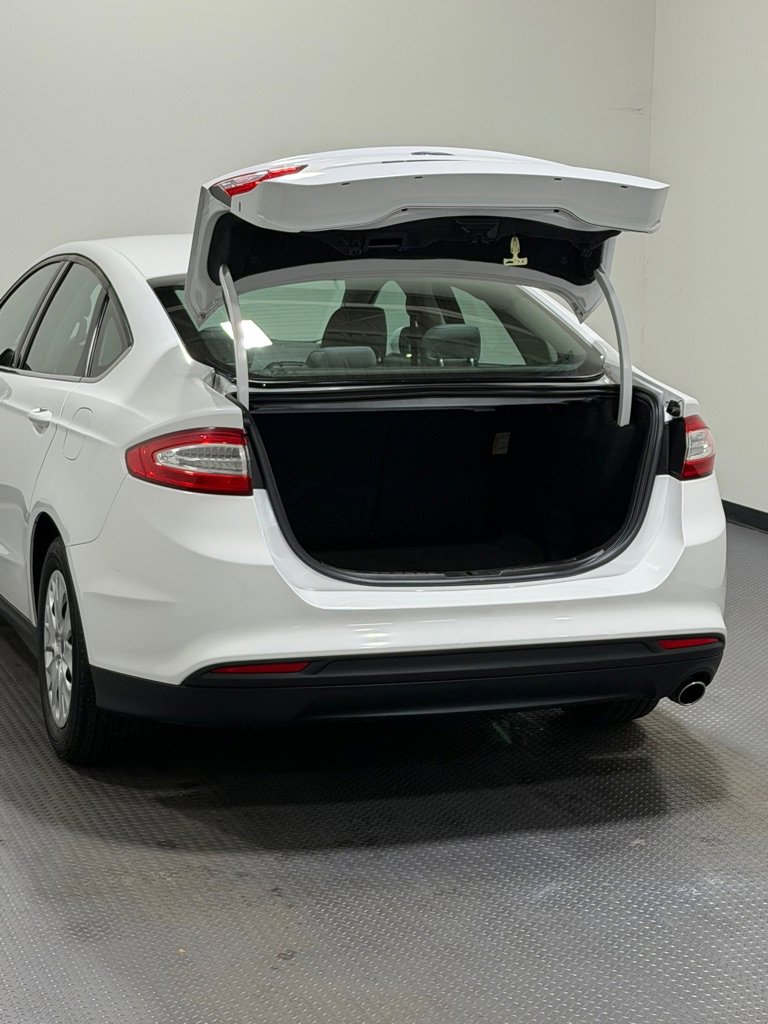 Used 2013 Ford Fusion S FWD image 12