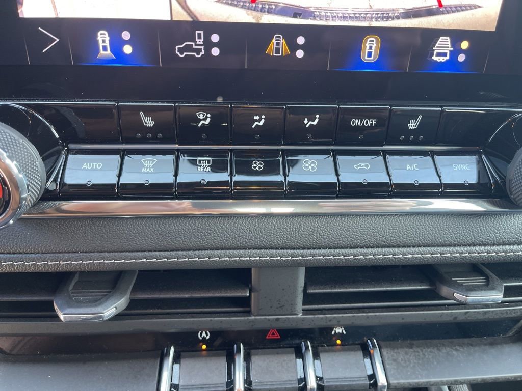 New 2025 Chevrolet Colorado LT w/ LT Convenience Package image 26