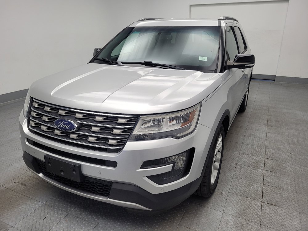 Used 2016 Ford Explorer XLT w/ Equipment Group 202A FWD image 15
