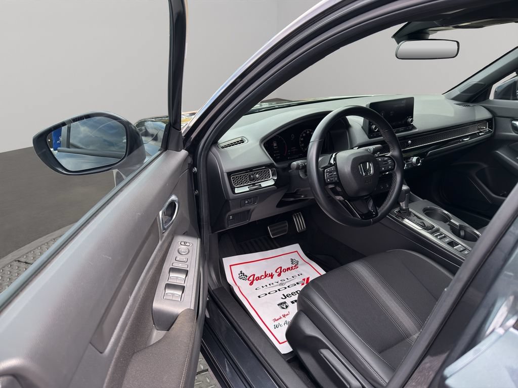 Used 2025 Honda Civic Sport image 6