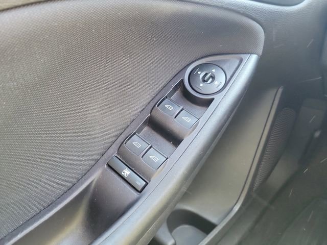 Used 2018 Ford Focus SE image 25
