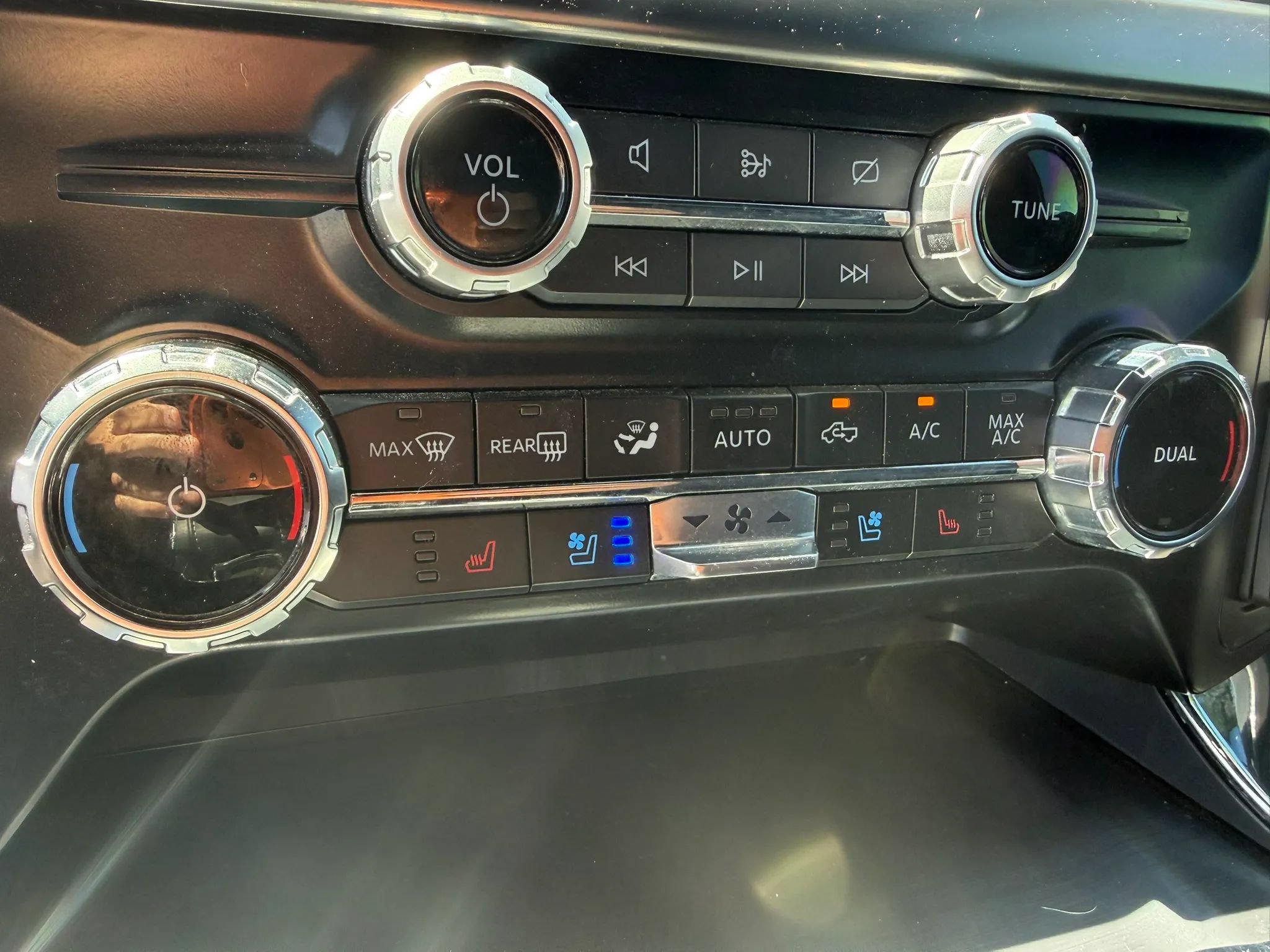 Used 2023 Ford F150 Lariat AWD/4WD image 19
