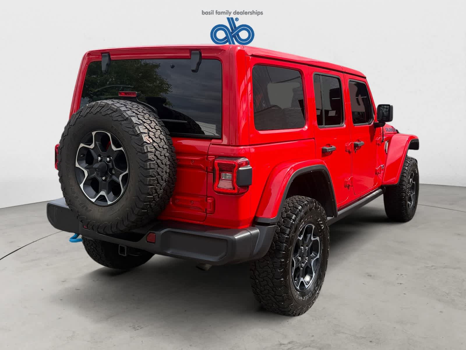 Used 2023 Jeep Wrangler Unlimited Rubicon 4xe w/ Cold Weather Group AWD/4WD image 6