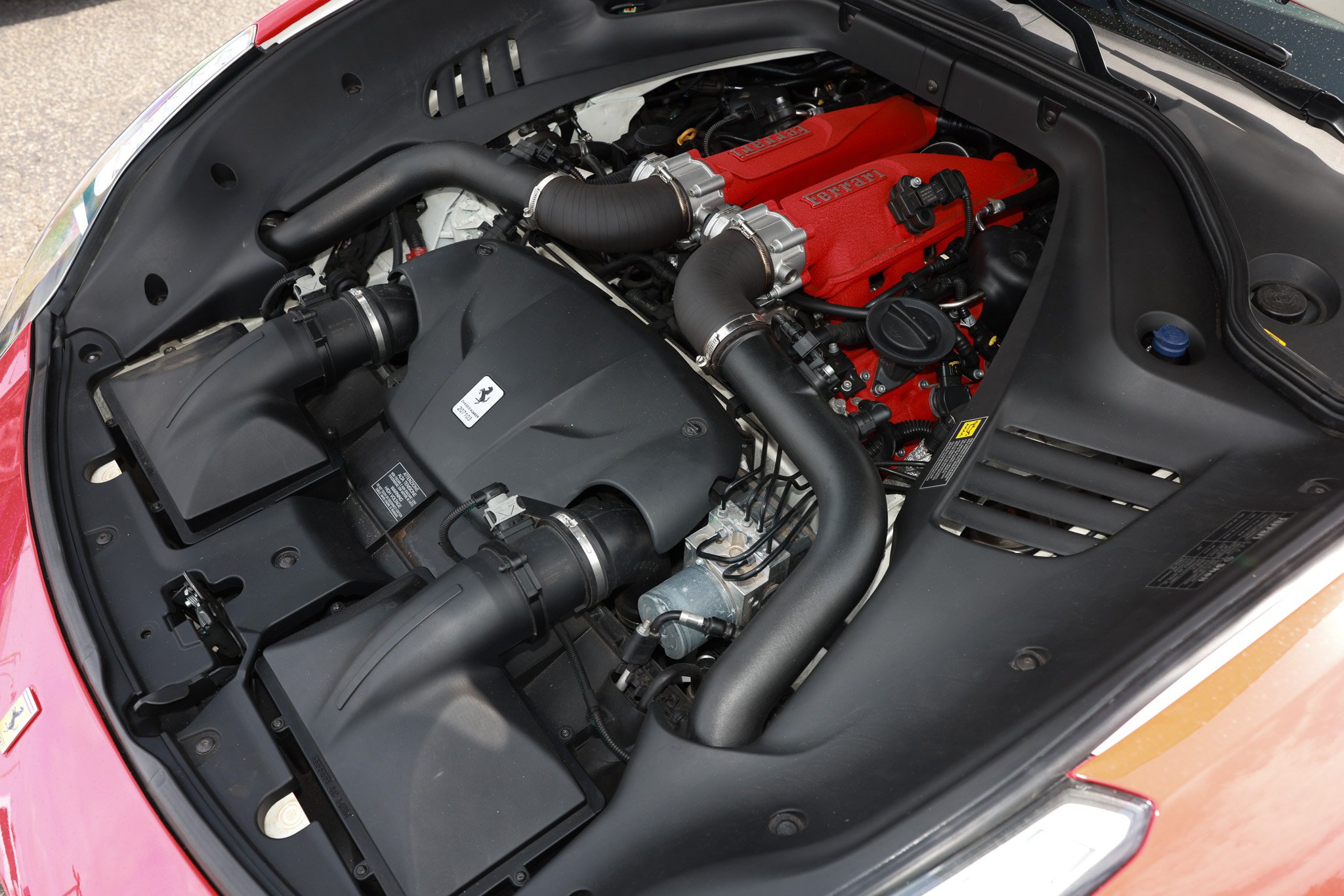 Used 2015 Ferrari California T RWD image 68