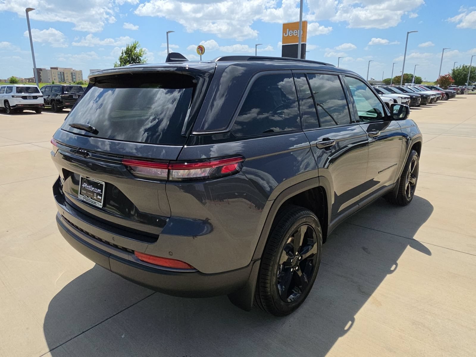 New 2026 Jeep Grand Cherokee Limited w/ Limited Altitude Package AWD/4WD image 5