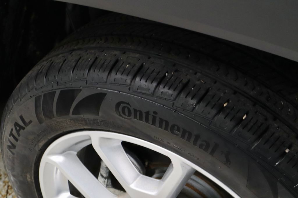 Used 2023 Jeep Renegade Latitude w/ Sun & Fun Group image 19