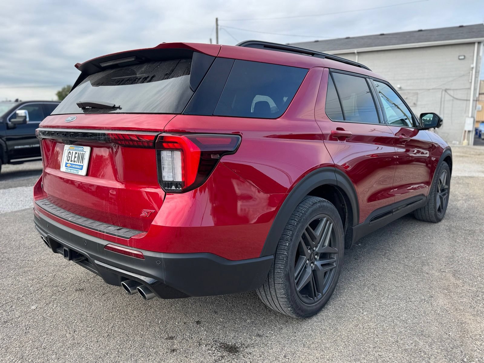 Used 2025 Ford Explorer ST AWD/4WD image 6
