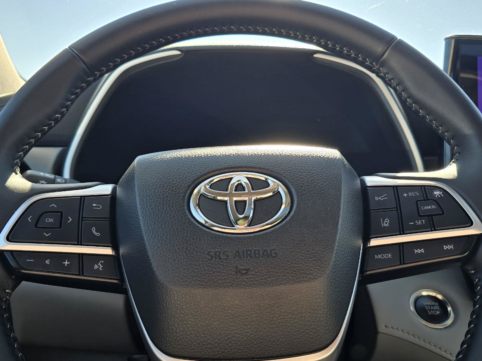 Used 2025 Toyota Highlander XLE AWD/4WD image 20