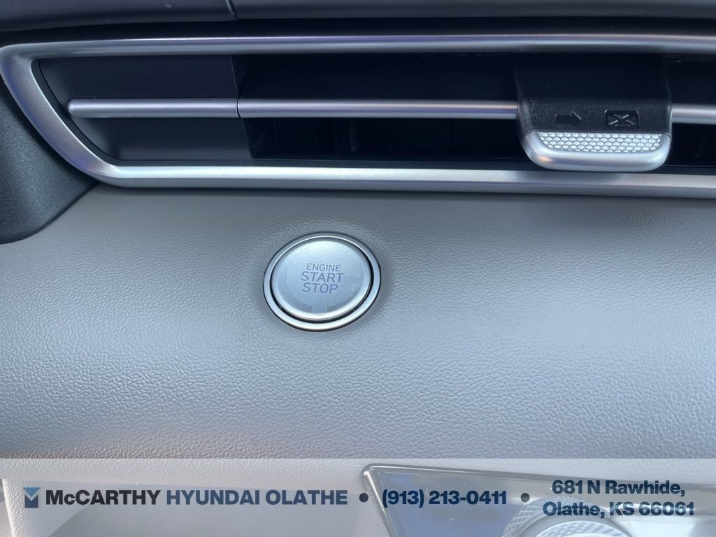 Used 2025 Hyundai Elantra Sport FWD image 28