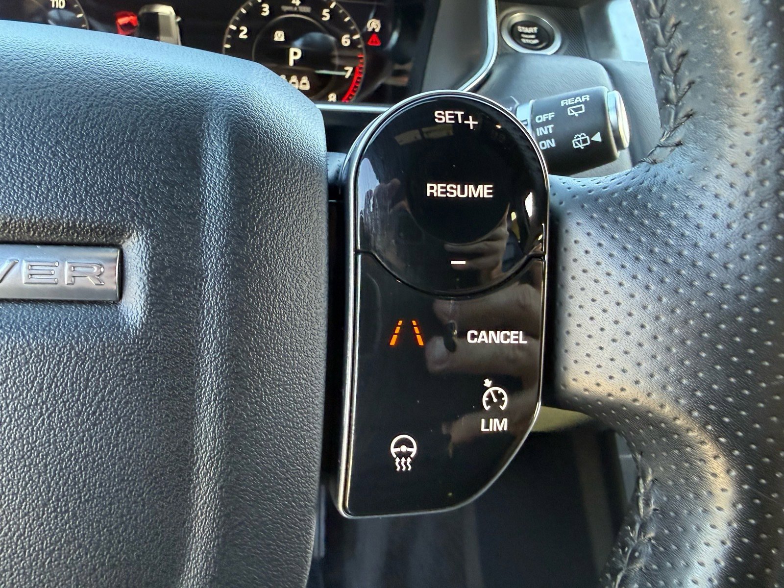 Used 2020 Land Rover Range Rover Sport HSE image 40