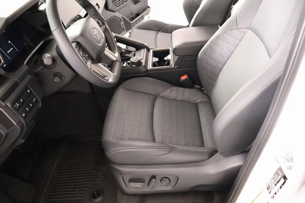 Used 2025 Toyota 4Runner TRD Off-Road Premium image 11