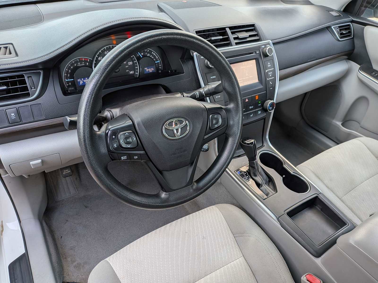 Used 2015 Toyota Camry LE FWD image 14