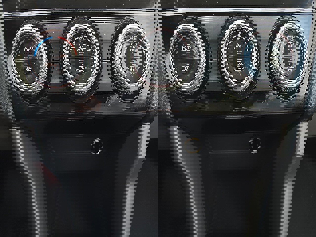 Used 2016 Subaru Forester 2.5i Limited image 22