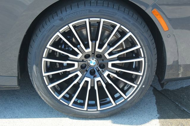 New 2026 BMW i7 xDrive60 w/ Executive Package image 12