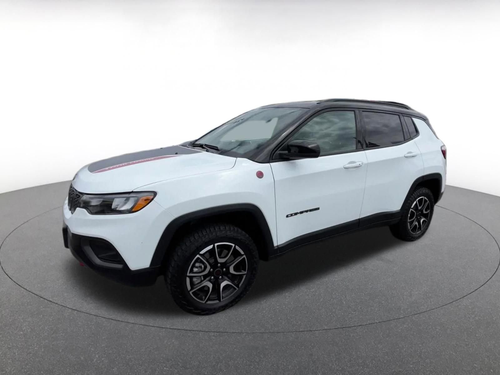 Used 2025 Jeep Compass Trailhawk AWD/4WD image 8