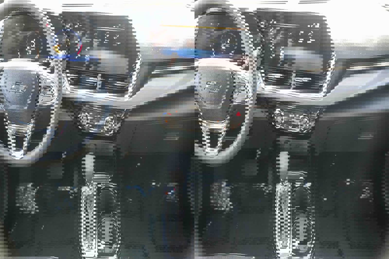 Used 2025 Chevrolet Trax ACTIV w/ Sunroof Package image 11