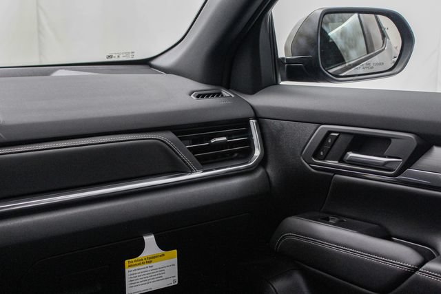 New 2027 GMC Terrain Elevation w/ LPO, Floor Liner Package AWD/4WD image 17