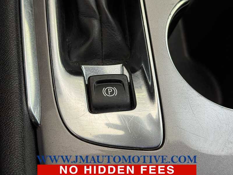 Used 2022 Chevrolet Malibu LT FWD image 29