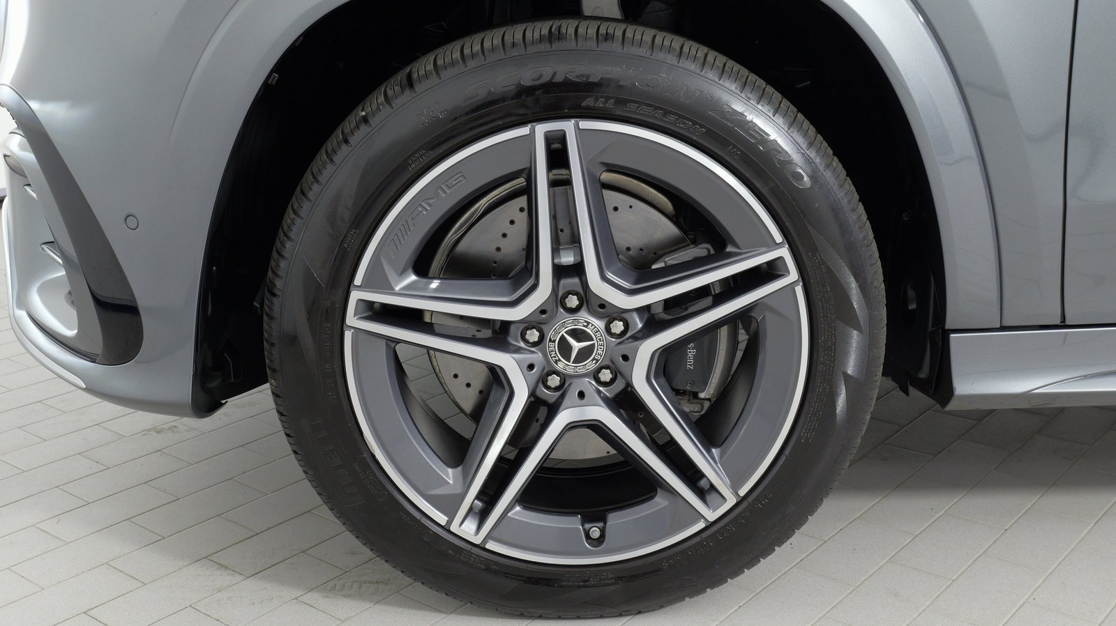 Used 2024 Mercedes-Benz GLS 450 4MATIC w/ AMG Line Exterior image 70