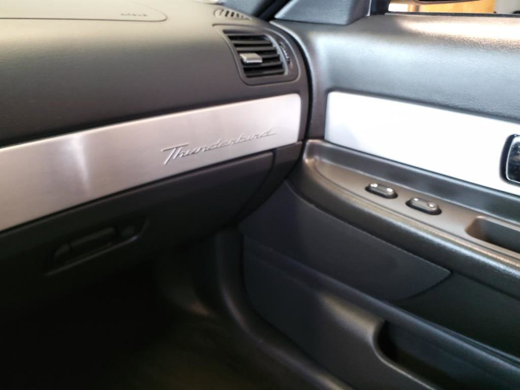 Used 2002 Ford Thunderbird Deluxe image 17