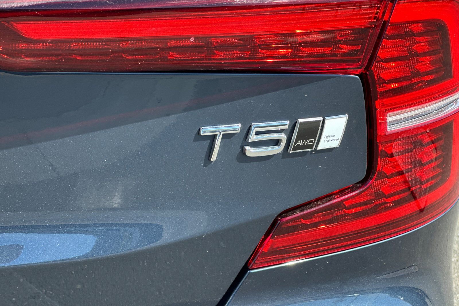 Used 2021 Volvo S60 T5 Momentum image 12