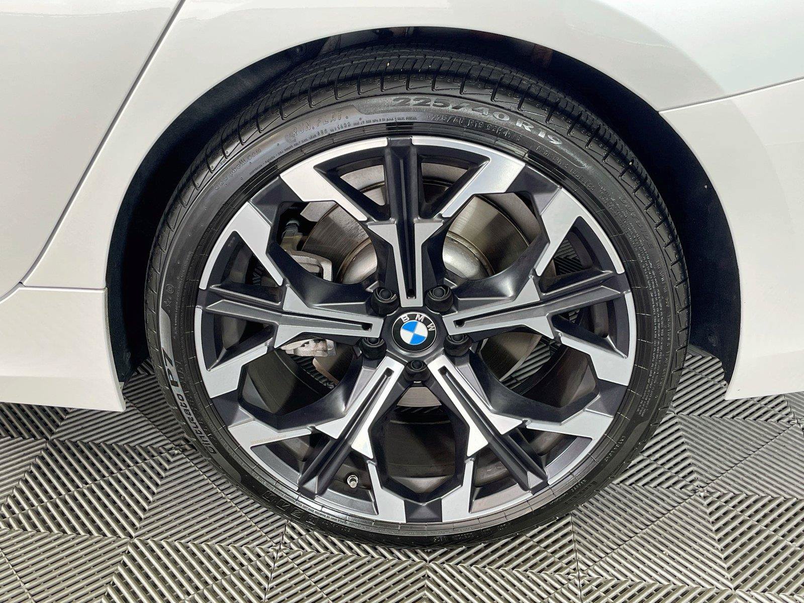 Used 2025 BMW 330i xDrive Sedan w/ Premium Package AWD/4WD image 34