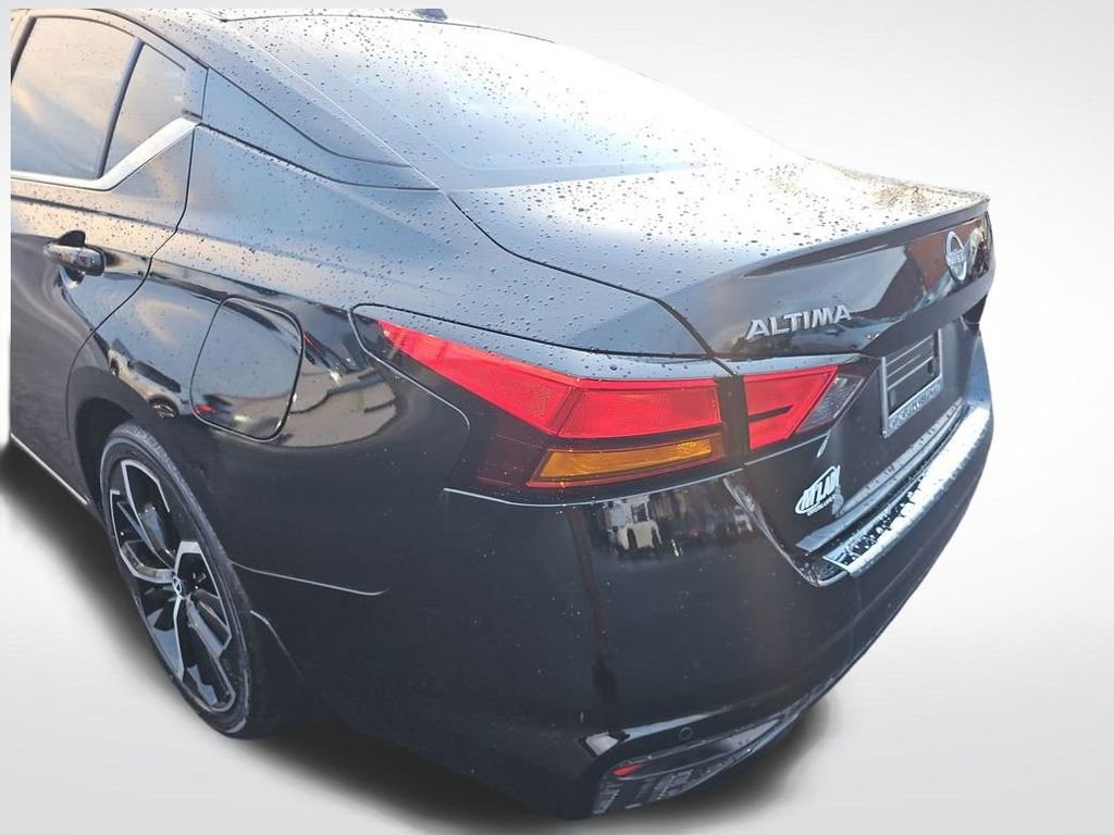 Used 2023 Nissan Altima 2.5 SR w/ SR Premium Package image 15