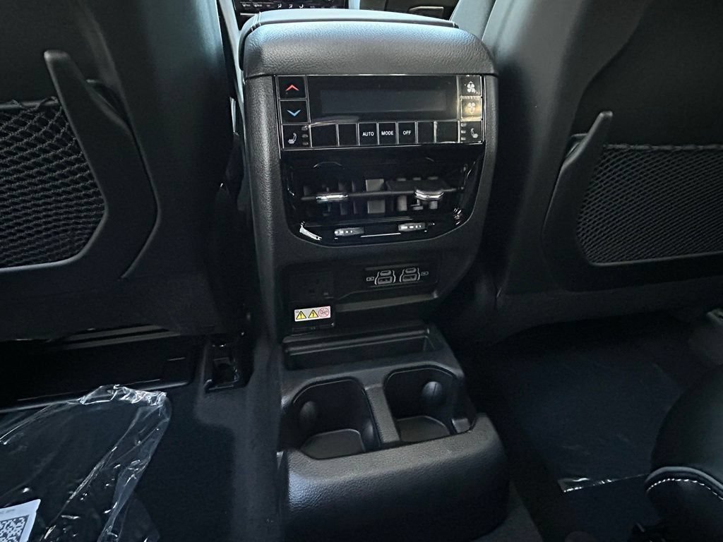 New 2025 Jeep Grand Cherokee L Overland w/ Advanced Protech Group III AWD/4WD image 29