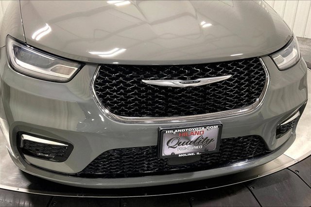 Used 2021 Chrysler Pacifica Touring-L w/ Uconnect Theater Family Group FWD image 31