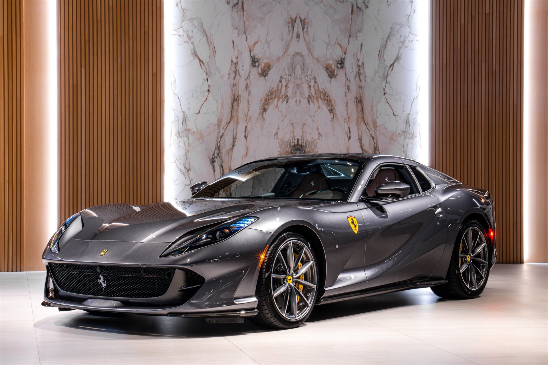 Used 2022 Ferrari 812 GTS image 2