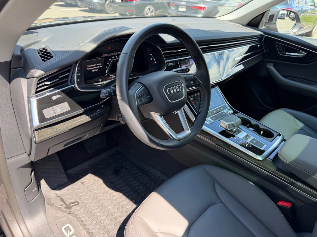Used 2025 Audi Q8 Premium w/ Convenience Package AWD/4WD image 15
