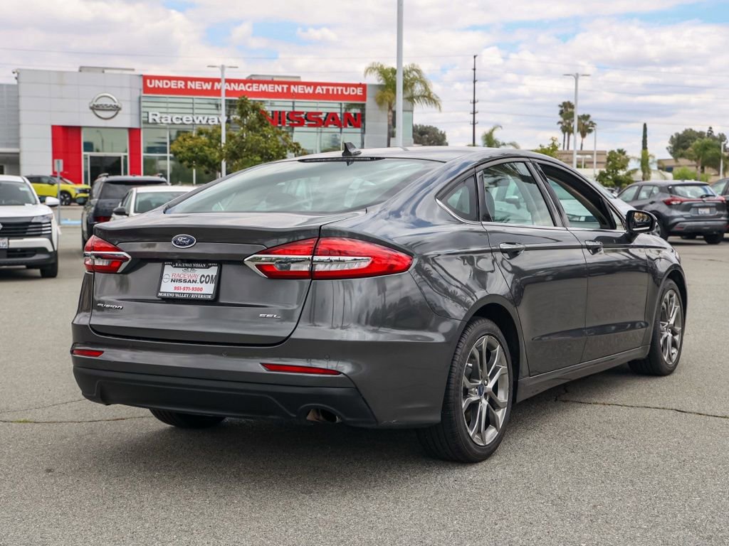 Used 2020 Ford Fusion SEL FWD image 4