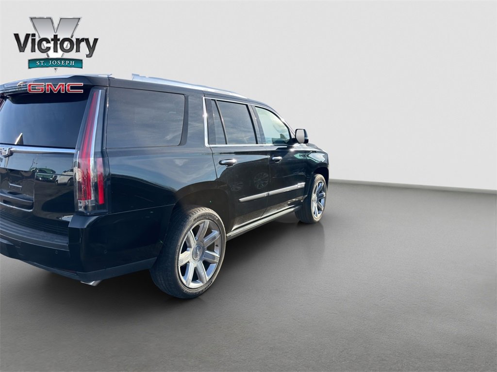 Used 2020 Cadillac Escalade Premium Luxury image 16