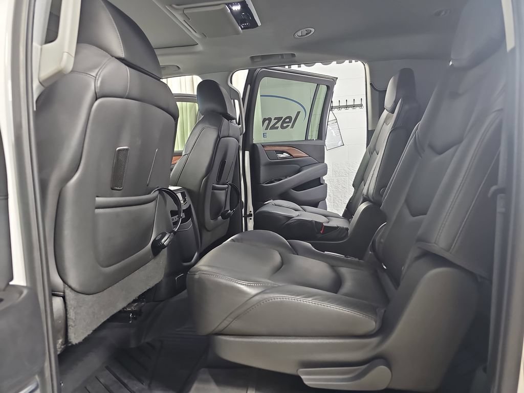 Certified 2018 Cadillac Escalade ESV Luxury AWD/4WD image 19