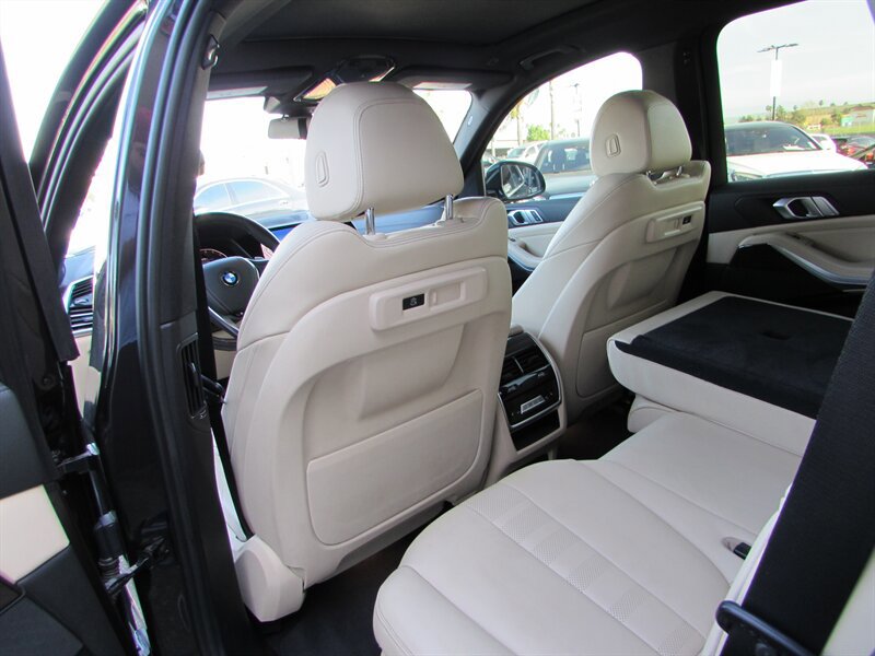 Used 2020 BMW X5 xDrive40i w/ Premium Package AWD/4WD image 28