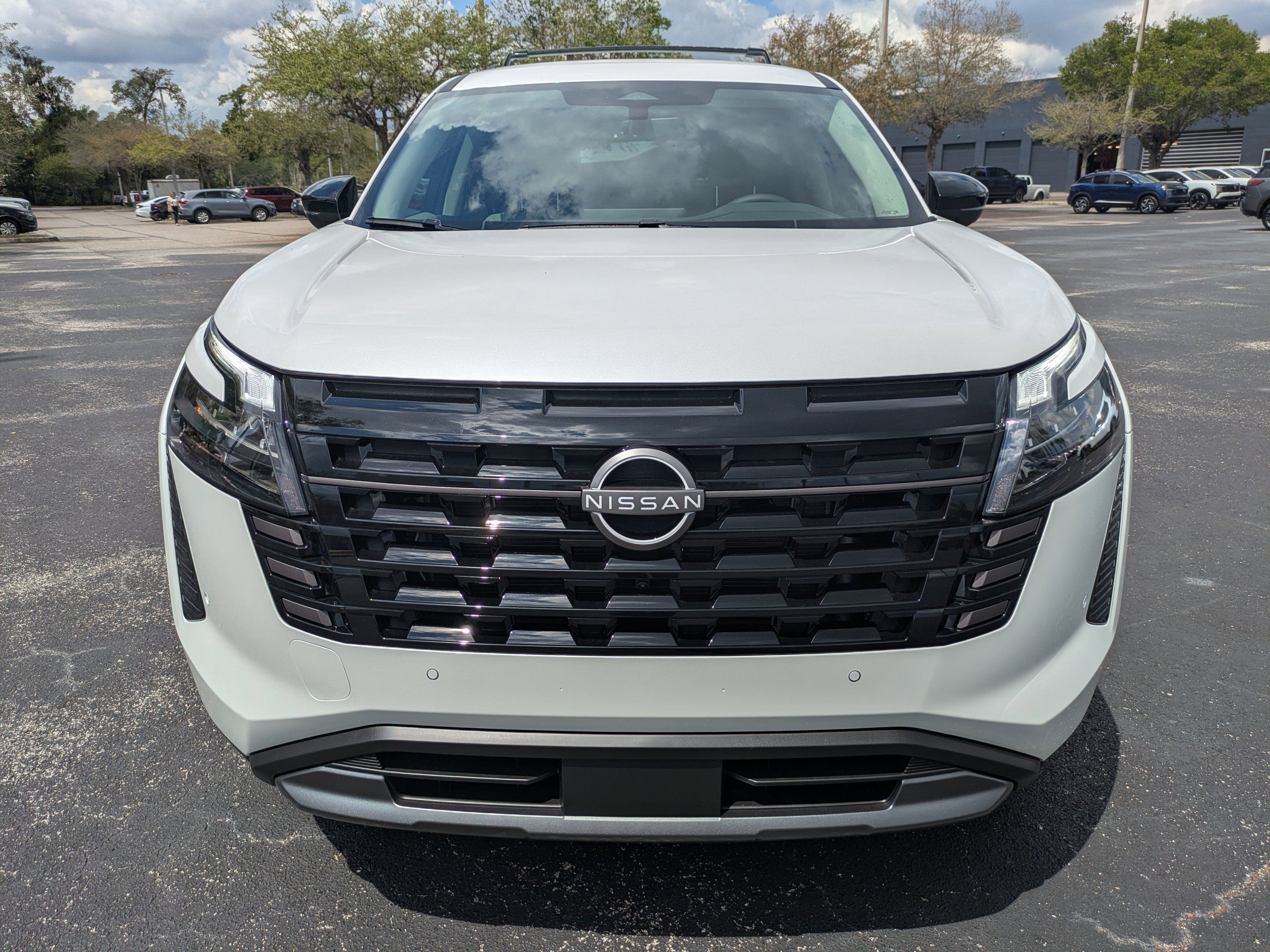 New 2026 Nissan Pathfinder SL FWD image 9